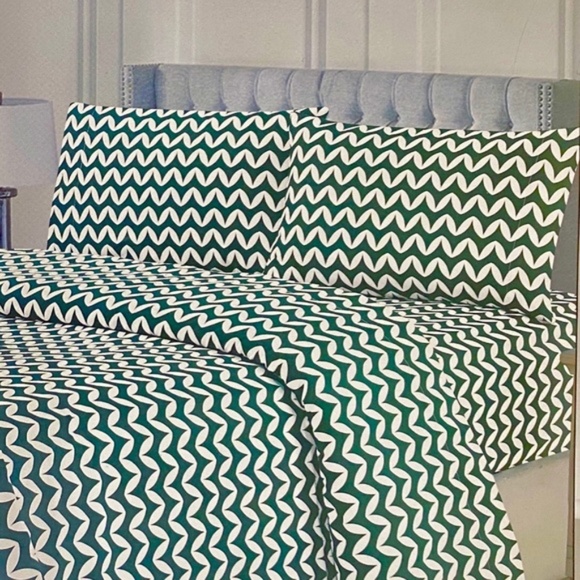Kate & Co. Other - ⭐️SOLD-OUT⭐️King 4pc Emerald Wave Bedsheets